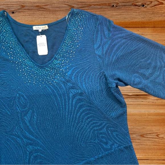 Boutique Women’s Blue Tunic Blouse - Picture 2 of 4